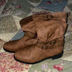 Brown Women's Boots size 8